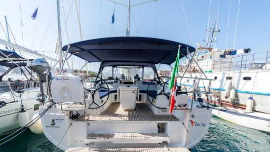 Beneteau-oceanis-40.1-tecla-capo-d’orlando-noleggio-barca-a-vela-001_risultato